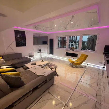 Knightsbridge 2 Bedroom Overlooking Harrods Apartment
