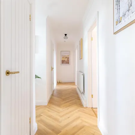 Holiday home Boutique And Stylish 4 Bed In