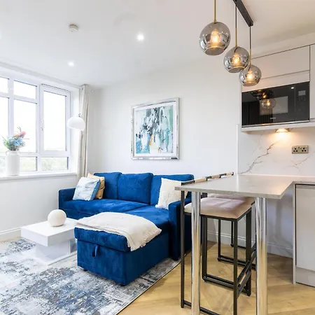 Boutique And Stylish 4 Bed In