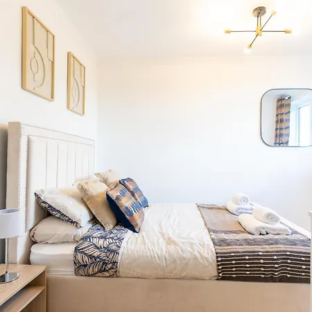 Boutique And Stylish 4 Bed In