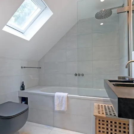 Luxury Newly Refurbished One-bedroom Flat In Notting Hill Apartment