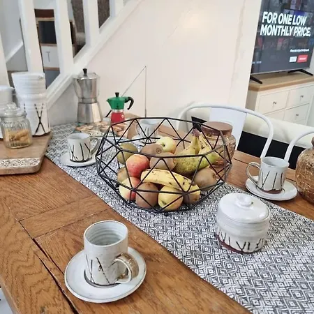 4bed 3bath 8min To Bridge
