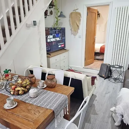 4bed 3bath 8min To Bridge Holiday home