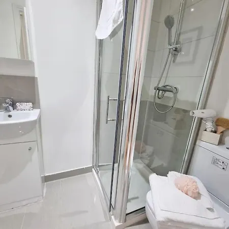 4bed 3bath 8min To Bridge *