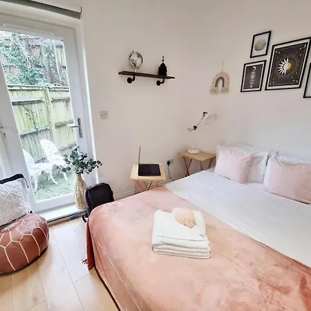 Holiday home 4bed 3bath 8min To Bridge *