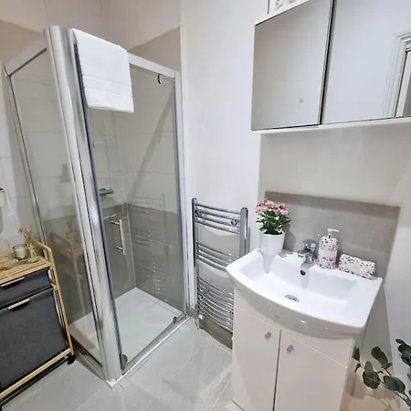 4bed 3bath 8min To Bridge *