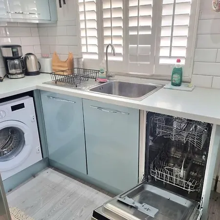 Holiday home 4bed 3bath 8min To Bridge London