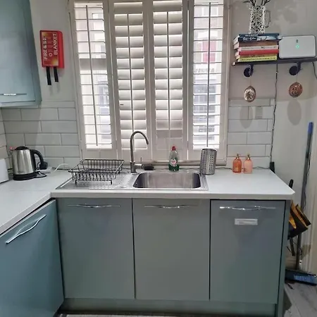 4bed 3bath 8min To Bridge London