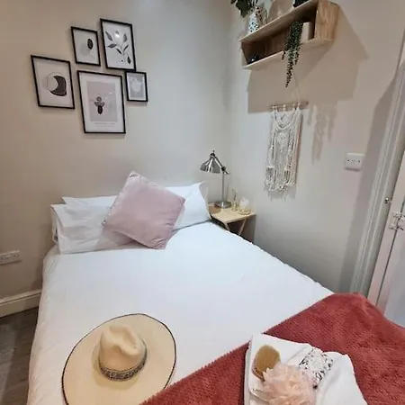 4bed 3bath 8min To Bridge Holiday home *