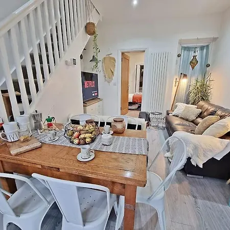 4bed 3bath 8min To Bridge *