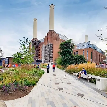 Luxury - In Battersea Park & Power Station * Londra