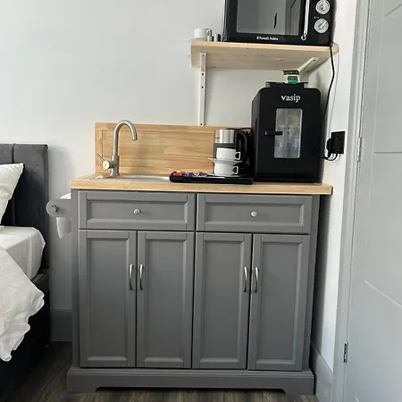 Camden Luxury Flats And En-suit