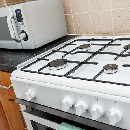 Apartment Spacious 2-bedroom With Terrace, Garden Views & Free Wifi Near Olympic Stadium