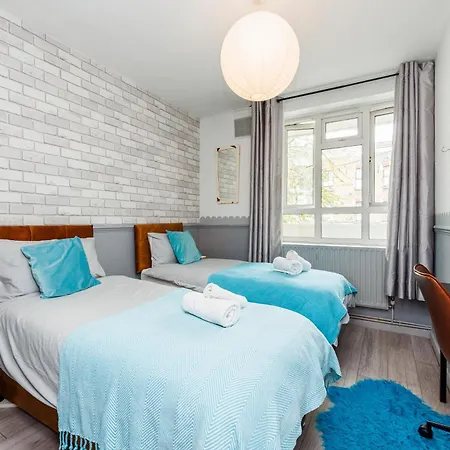 Apartment Spacious 2-bedroom With Terrace, Garden Views & Free Wifi Near Olympic Stadium *