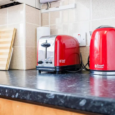 Spacious 2-bedroom With Terrace, Garden Views & Free Wifi Near Olympic Stadium Apartment