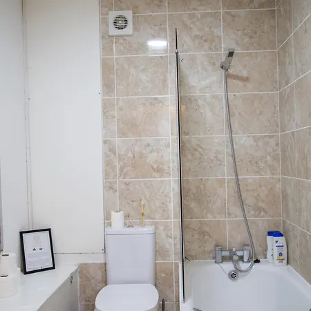 Detached House With Free Parking In Little Venice Near Paddington Hyde Park