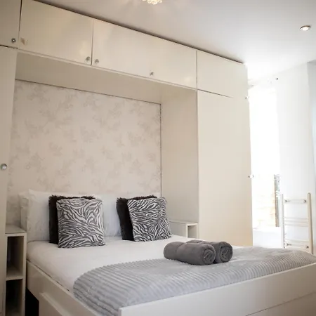 Detached House With Free Parking In Little Venice Near Paddington Hyde Park * London