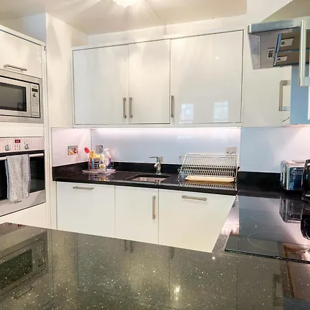 Detached House With Free Parking In Little Venice Near Paddington Hyde Park