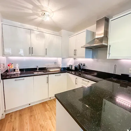 Detached House With Free Parking In Little Venice Near Paddington Hyde Park Apartment London
