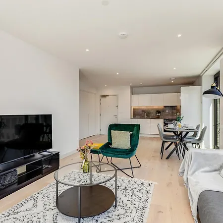 Khayat Homes - The Riverre - Luxury 2 Bed Apartment