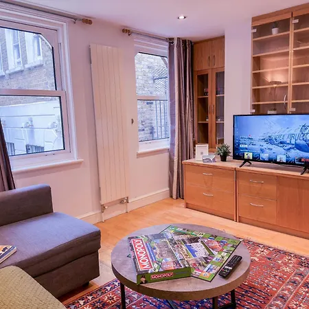 Detached House With Free Parking In Little Venice Near Paddington Hyde Park London