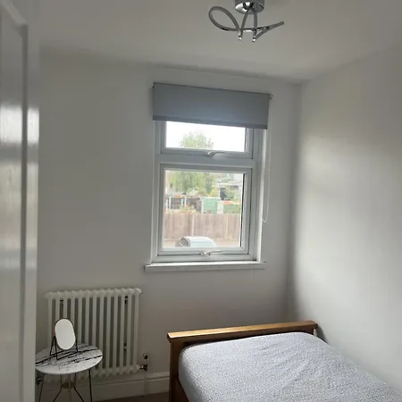 Reach Retreat Spacious 4bed House Startford Maryland Great Transport Links Holiday home London