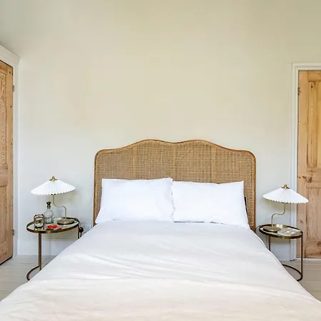 Tooting's Charming Victorian Garden Hideaway Holiday home