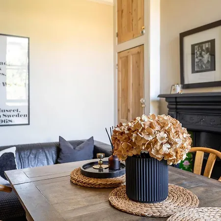 Tooting's Charming Victorian Garden Hideaway Holiday home