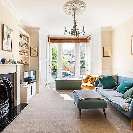 Charming Retreat * London