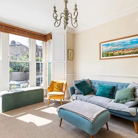 Charming Retreat *