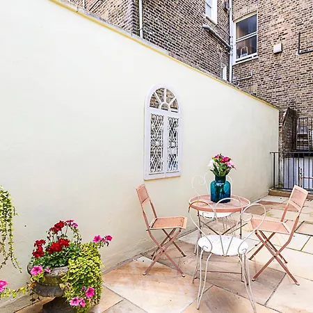 Charming Retreat Apartment