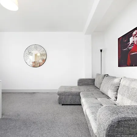 Cozy In Kensington Apartment London