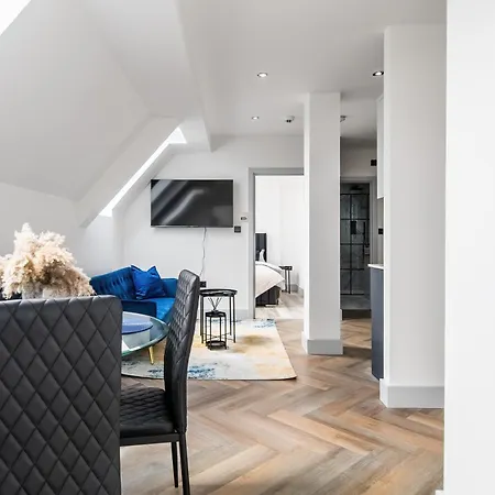 Modern Near Elizabeth Line Romford
