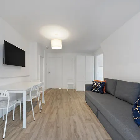 One Bedroom Flat Opposite Archway Station London
