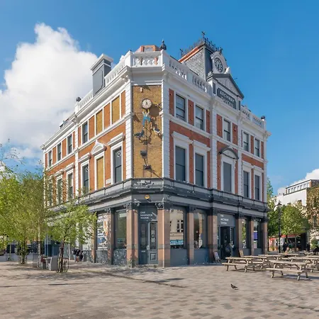 Archway Station Studio - Inexpensive Pied-a-terre Apartment *