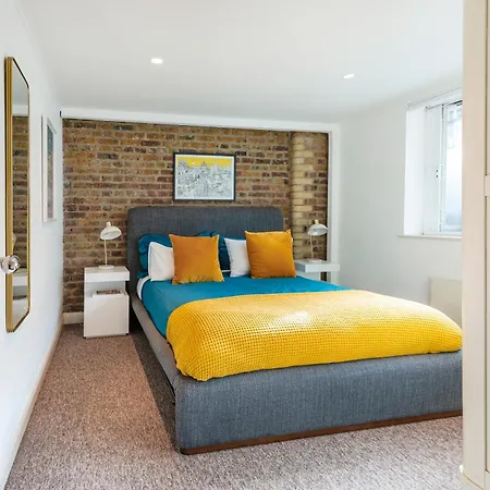 Arcore Premium Leicester Square * London