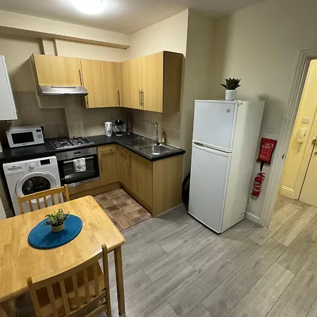 Lovely Flat In Camden Town דירה *