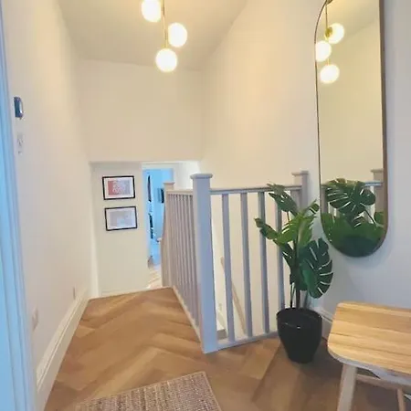 Apartment Business Near Canary Wharf *
