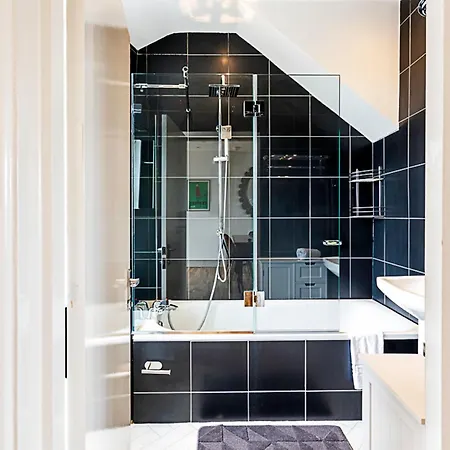Contemporary Open Plan Penthouse