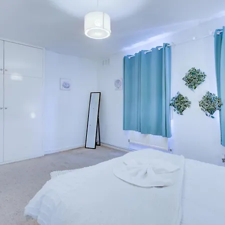 Victoria Family In Central Apartment *