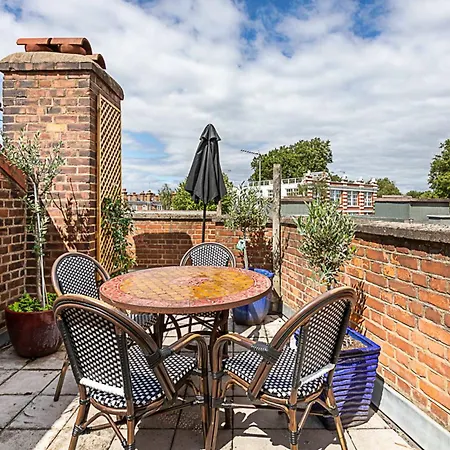 Contemporary Open Plan Penthouse * London