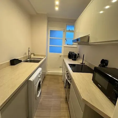 Hyde Park Great 1 Bedroom Flat
