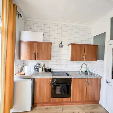 2 Bedroom Flat A Short Walk Away To Barbican Centre Near Farringdon, Old St * London