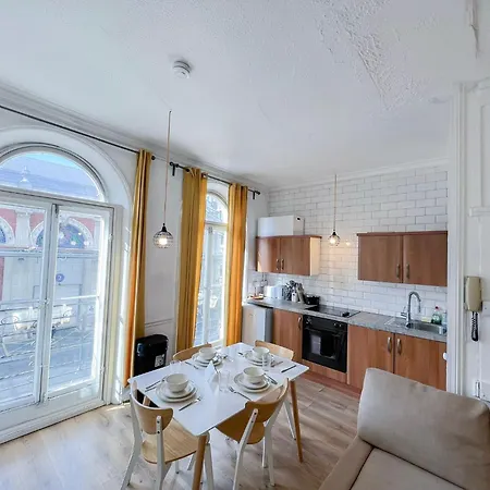Apartment 2 Bedroom Flat A Short Walk Away To Barbican Centre Near Farringdon, Old St *