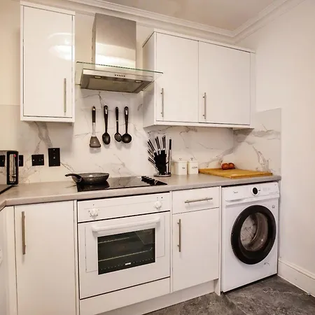A Stunning In Paddington Apartment London
