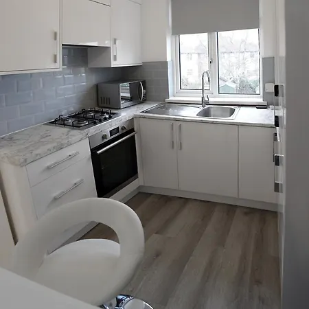 Howie's Place * Raynes Park