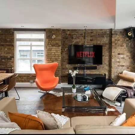 Luxury Penthouse Located Near Old Street