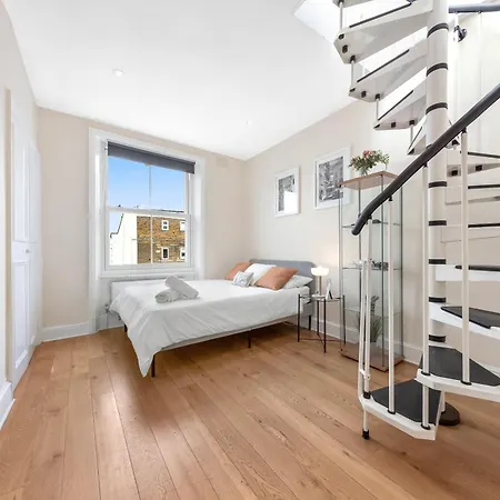Apartment Spacious Sleep 11 With Terrace In Earls Court Ec99