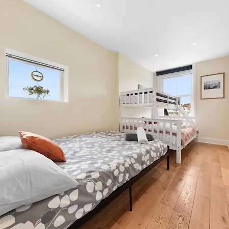 Apartment Spacious Sleep 11 With Terrace In Earls Court Ec99 *