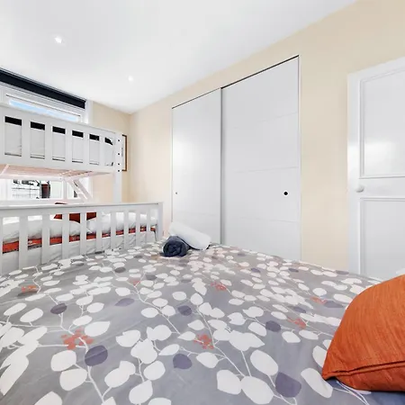Spacious Sleep 11 With Terrace In Earls Court Ec99 * London